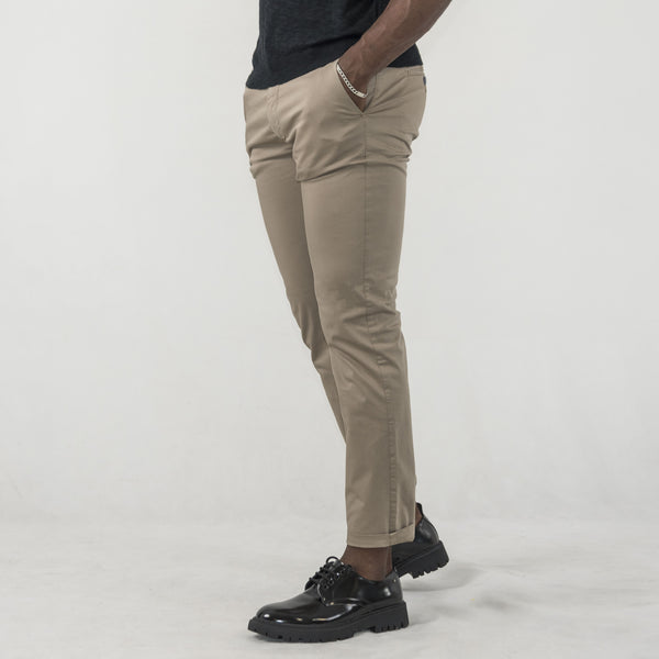 01CNS01- Pantalone Chino